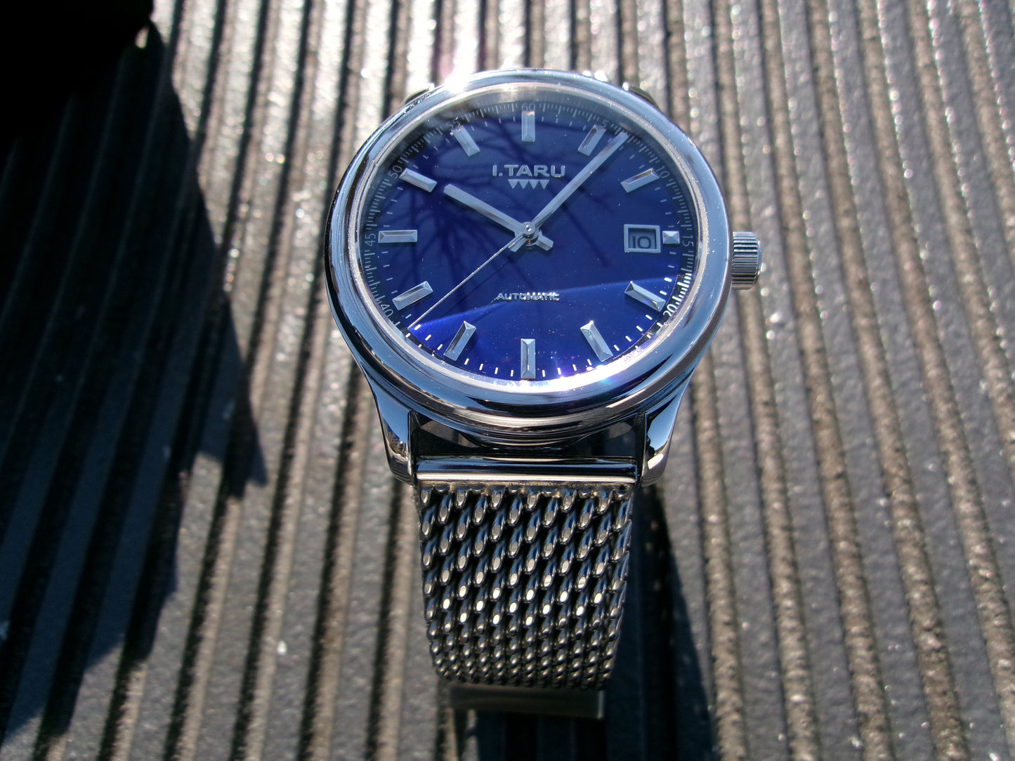 I.TARU Classic 38mm - blue sunray dial -