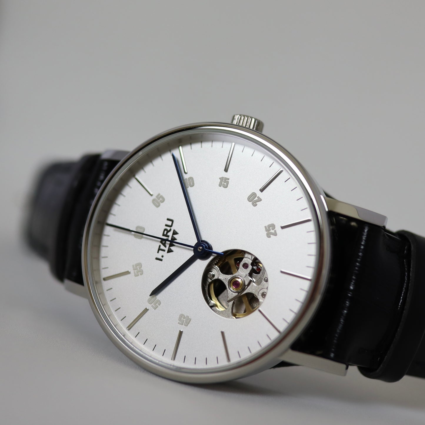 I.TARU CLASSIC GAUGE