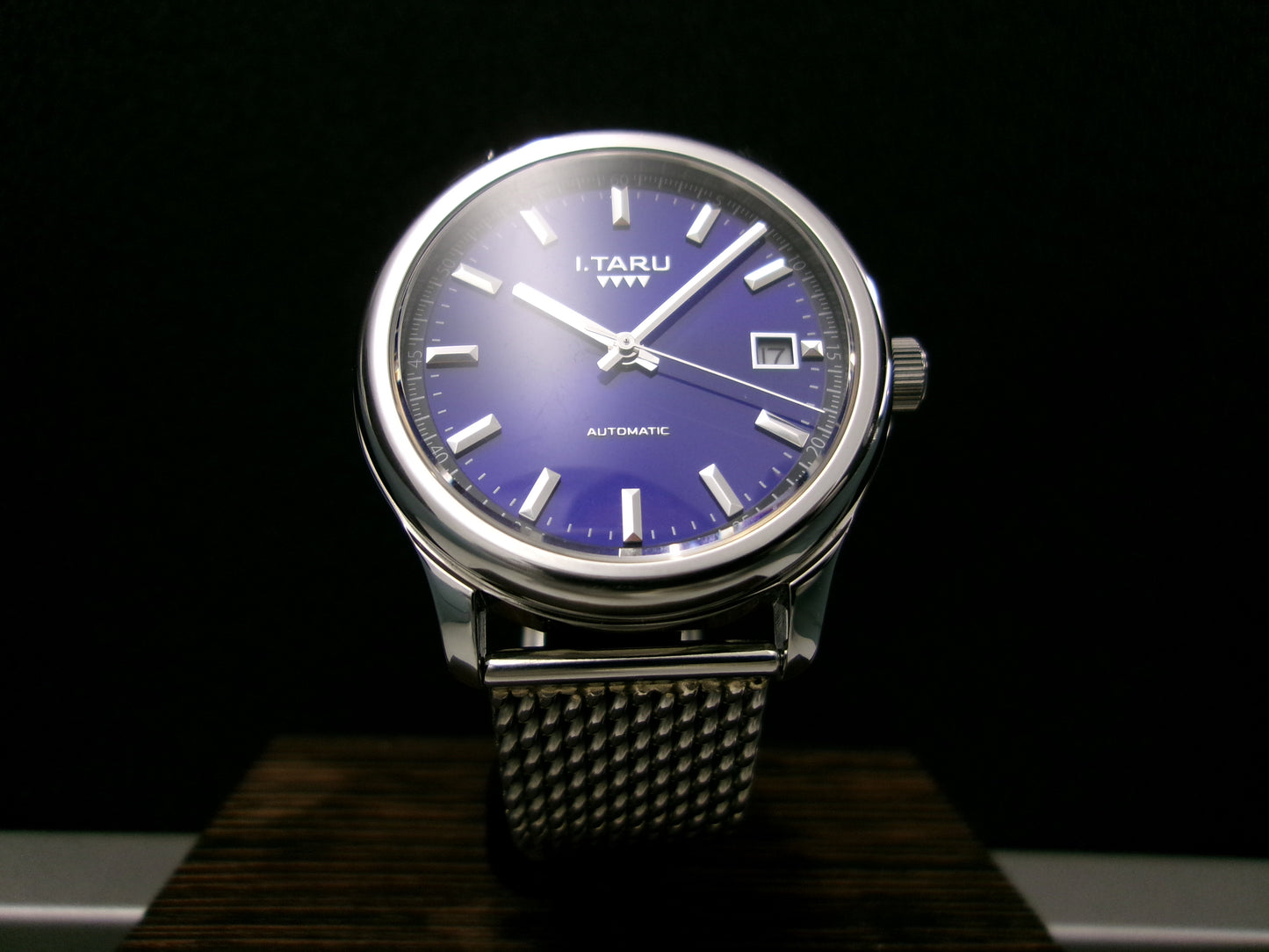 I.TARU Classic 38mm - blue sunray dial -