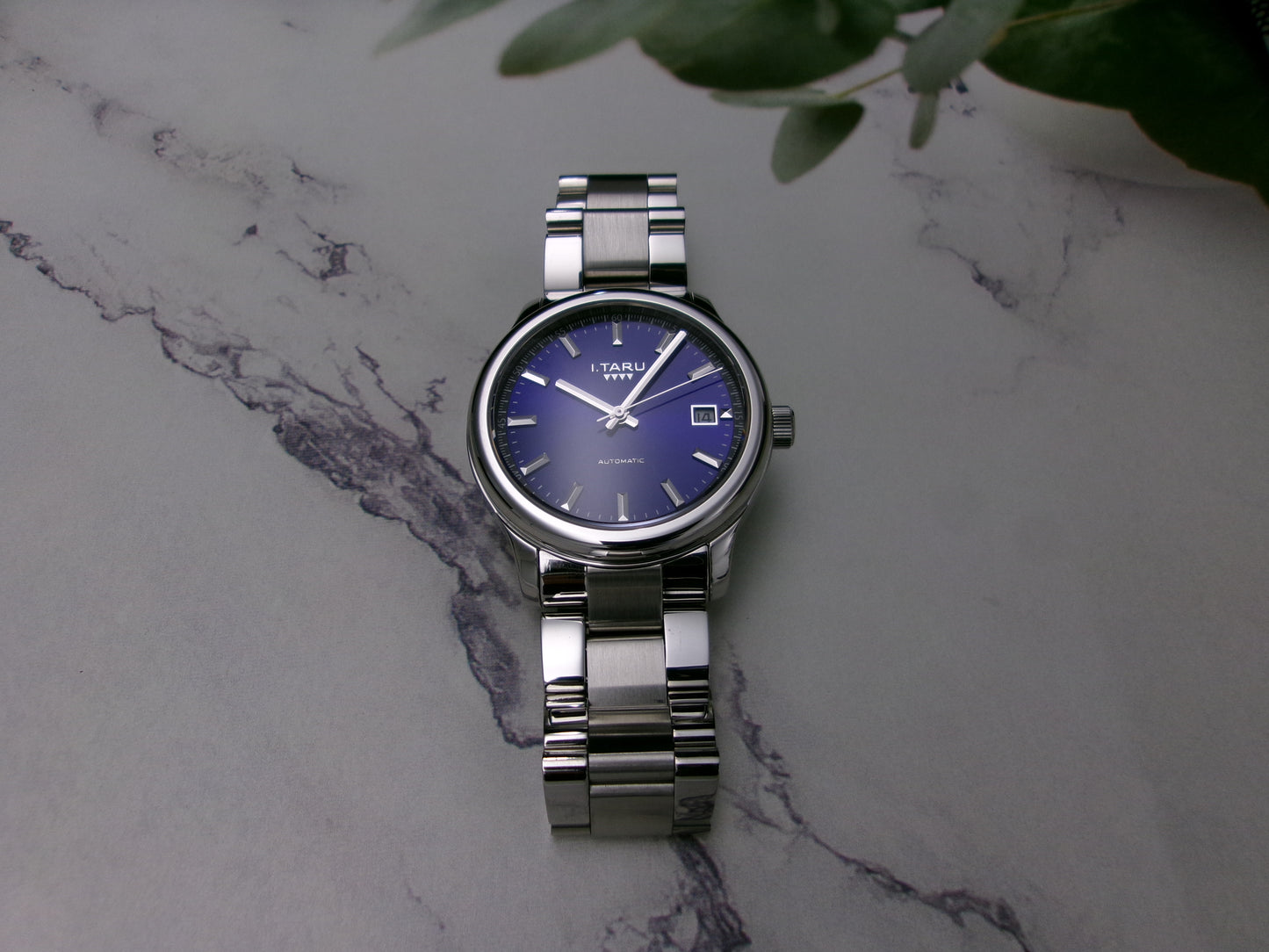 I.TARU Classic 38mm - blue sunray dial -