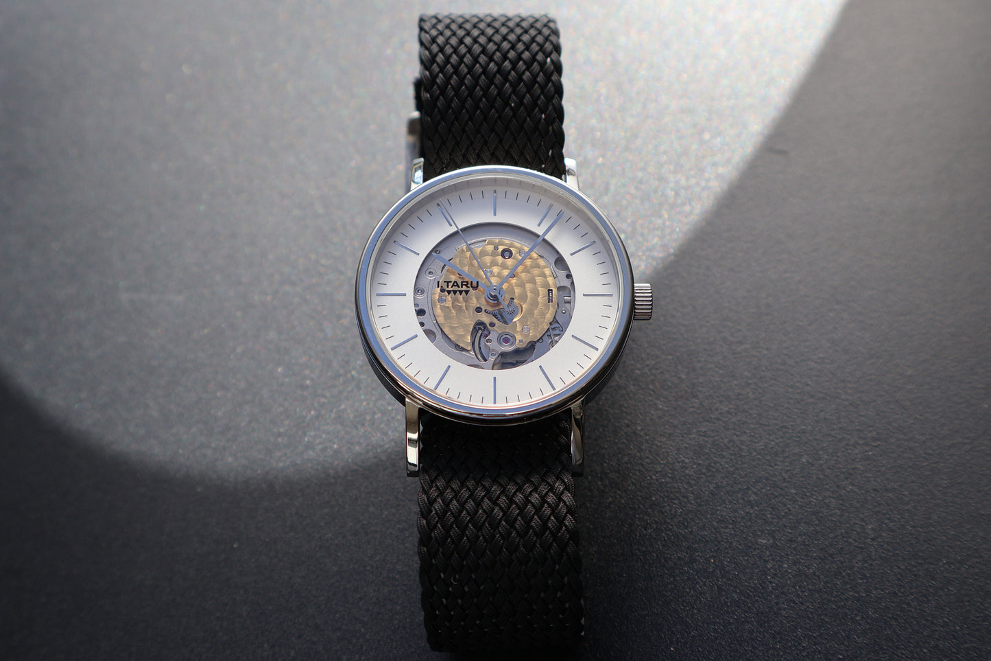 AXIS LIGHT - Lightweight Comfort with a Perlon Strap.