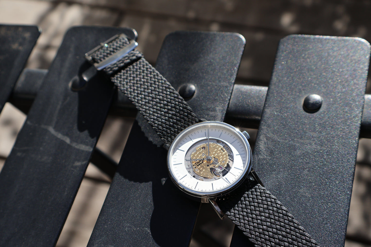 AXIS LIGHT - Lightweight Comfort with a Perlon Strap.