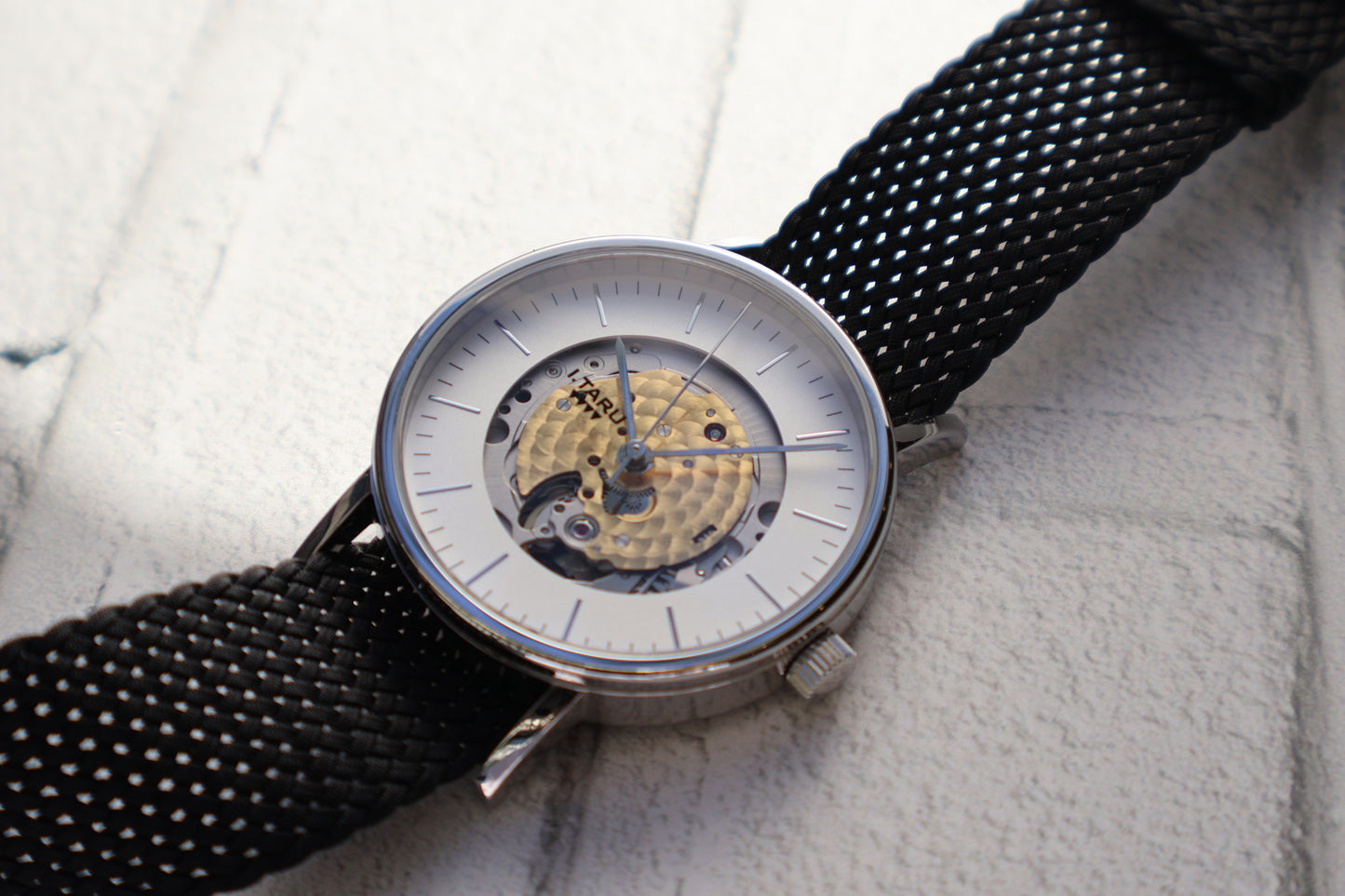 AXIS LIGHT - Lightweight Comfort with a Perlon Strap.