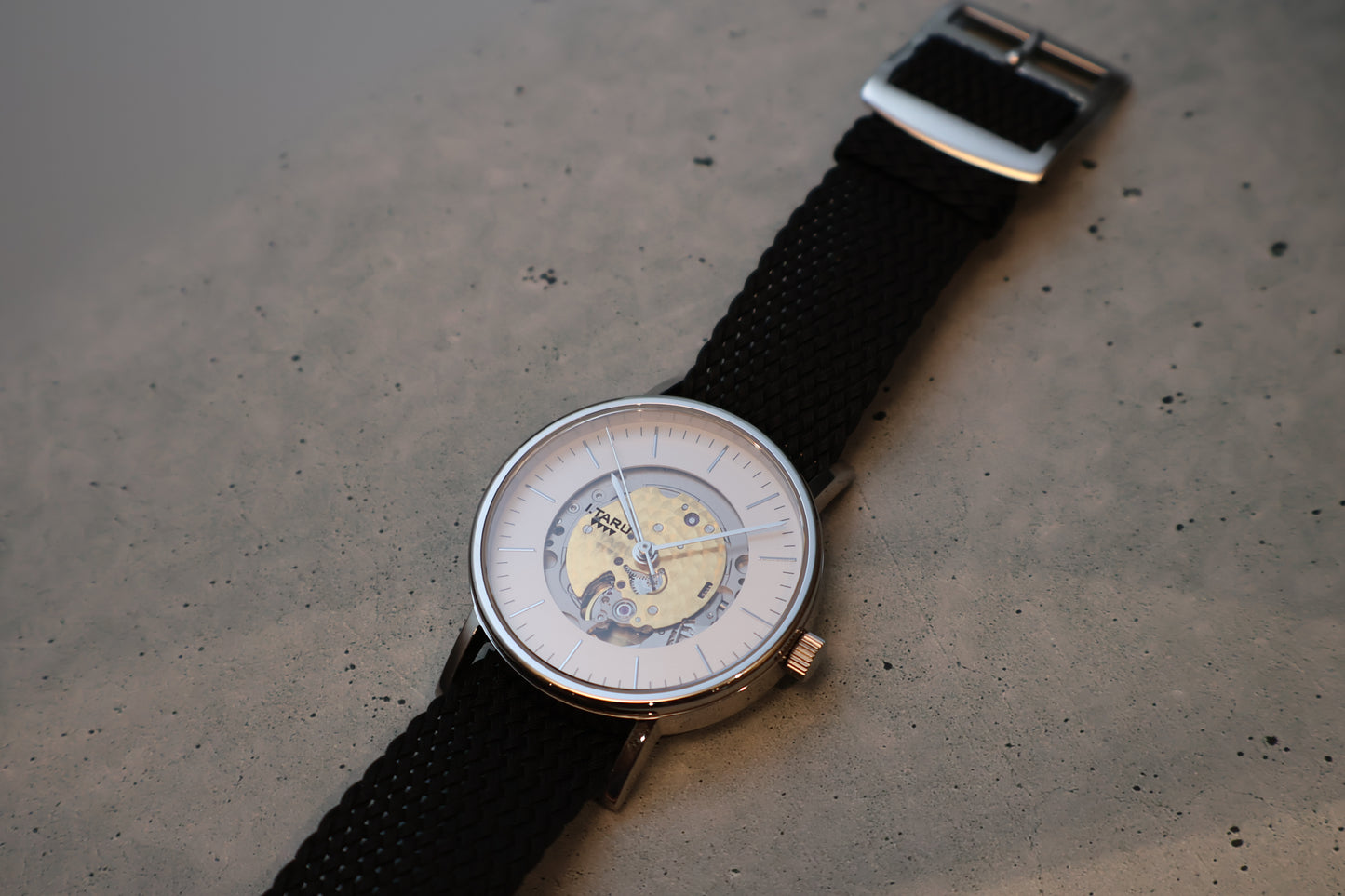 AXIS LIGHT - Lightweight Comfort with a Perlon Strap.