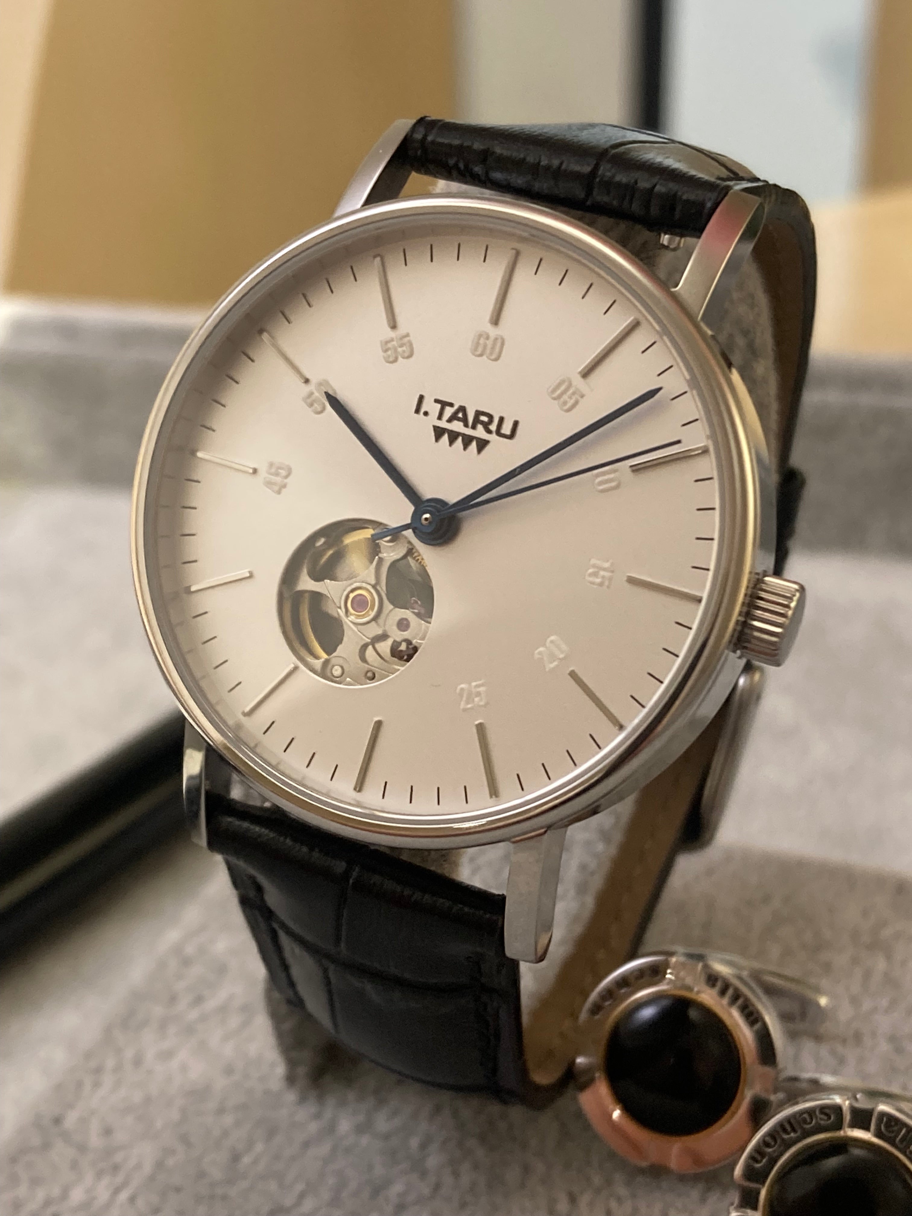 I.TARU classic gauge - white (blue hands) dial – I.TARU watch official  website