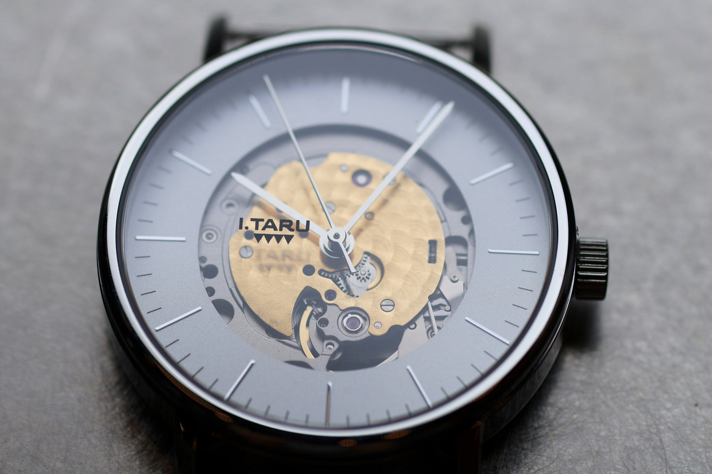 AXIS LIGHT - Lightweight Comfort with a Perlon Strap.