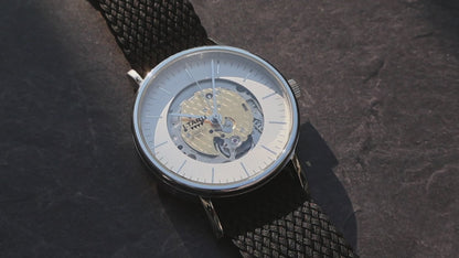 AXIS LIGHT - Lightweight Comfort with a Perlon Strap.