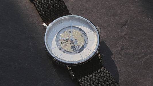 AXIS LIGHT - Lightweight Comfort with a Perlon Strap.